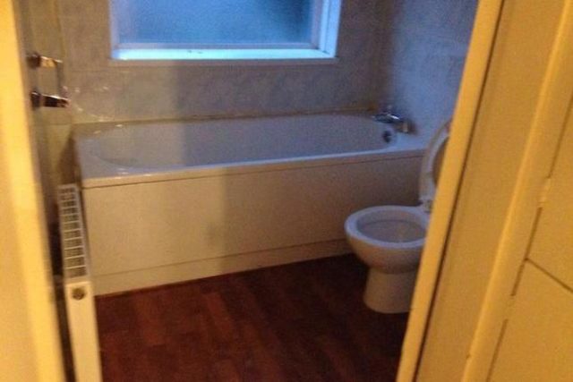  Image of 2 Bedroom Flat to rent at Wynall Lane, Stourbridge DY9