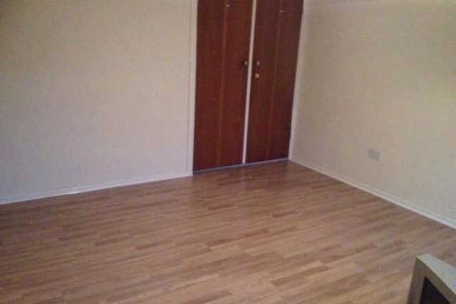  Image of 2 Bedroom Flat to rent at Wynall Lane, Stourbridge DY9