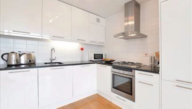  Image of 2 Bedroom Flat to rent at Kew Bridge Court, London W4