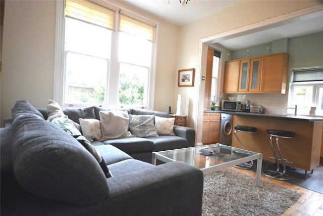  Image of 2 Bedroom Maisonette to rent at Crescent Road, Alexandra Park, London N22