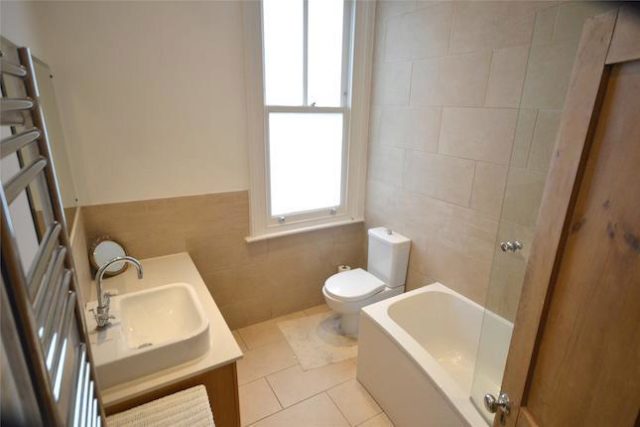  Image of 2 Bedroom Maisonette to rent at Crescent Road, Alexandra Park, London N22