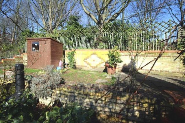  Image of 2 Bedroom Terraced for sale at Bradley Road, Wood Green, London N22