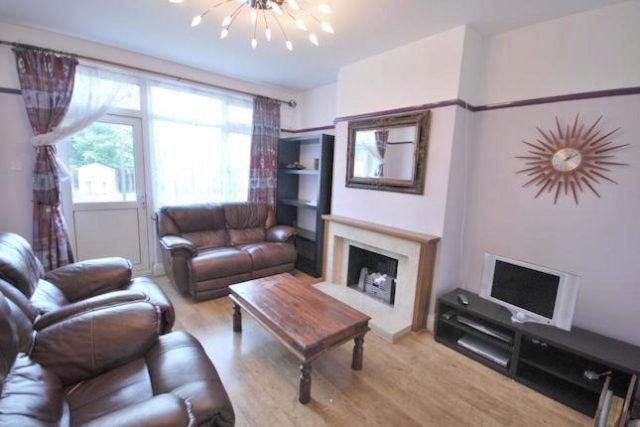  Image of 3 Bedroom Semi-Detached to rent at Perth Road, Wood Green, London N22