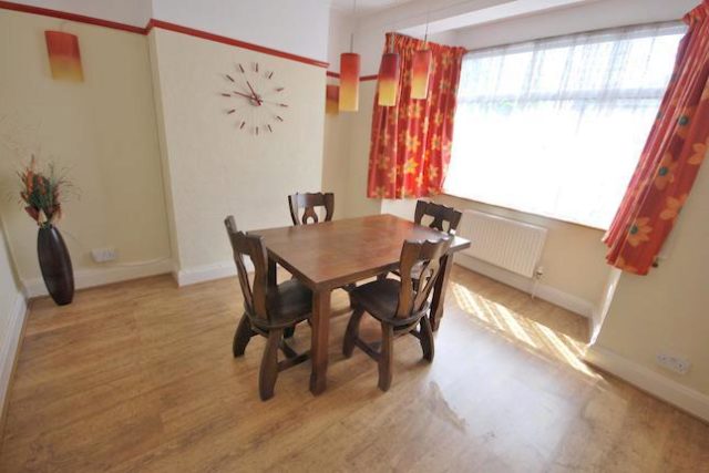  Image of 3 Bedroom Semi-Detached to rent at Perth Road, Wood Green, London N22