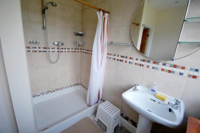  Image of 3 Bedroom Semi-Detached to rent at Perth Road, Wood Green, London N22
