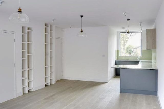  Image of 4 Bedroom End of Terrace for sale at Imperial Road, Bowes Park, London N22