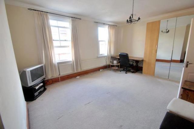  Image of 4 Bedroom Semi-Detached for sale at Caxton Road, London N22
