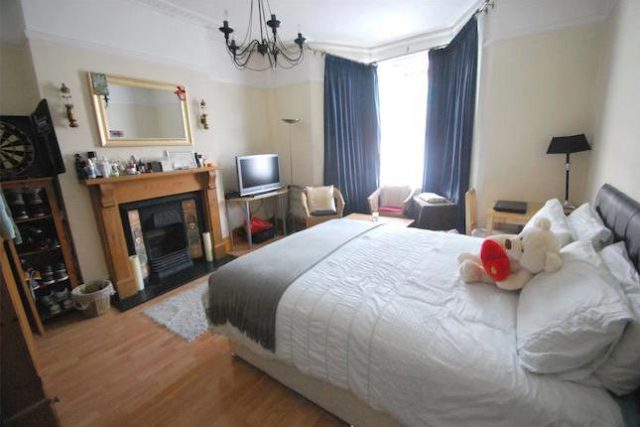  Image of 4 Bedroom Semi-Detached for sale at Caxton Road, London N22