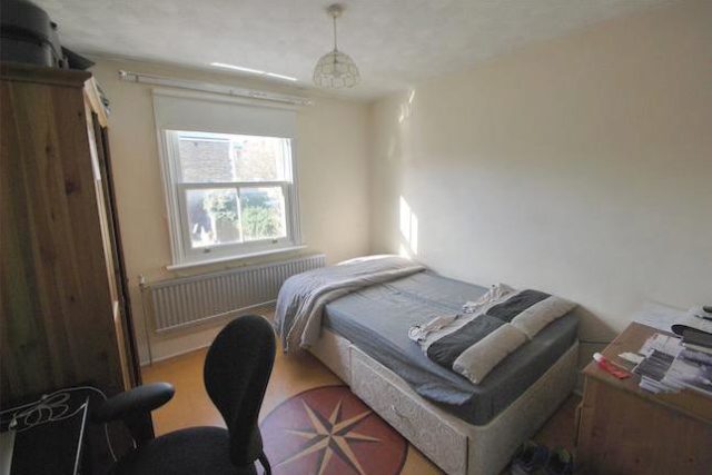 Image of 4 Bedroom Semi-Detached for sale at Caxton Road, London N22