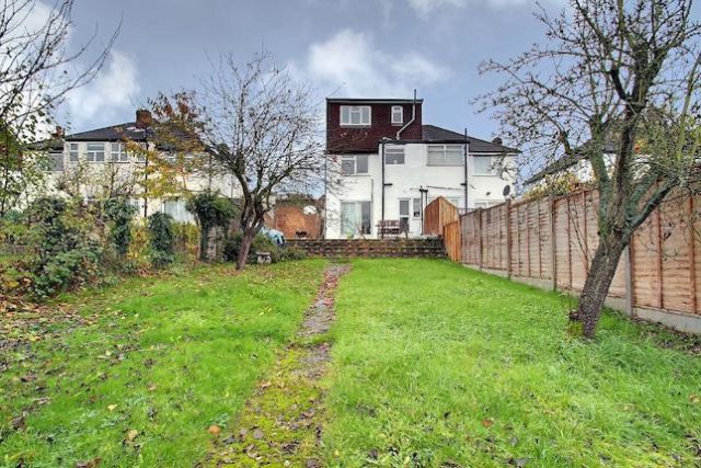  Image of 4 Bedroom Semi-Detached for sale at Warwick Avenue, Edgware HA8