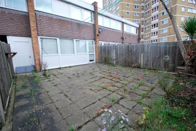  Image of 4 Bedroom Terraced for sale at Pellatt Grove, Wood Green, London N22