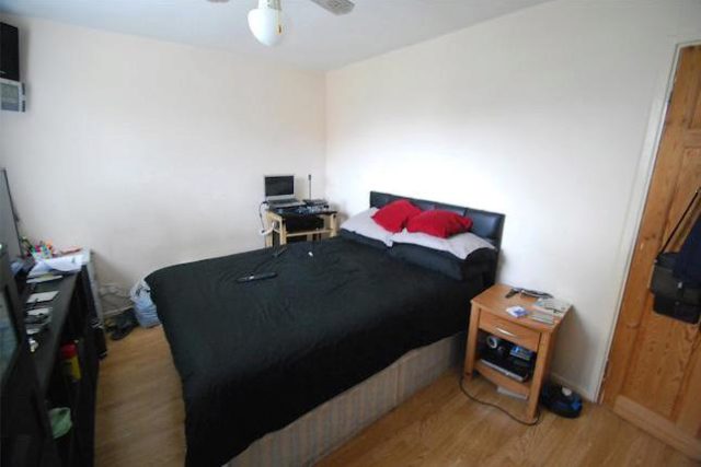  Image of 4 Bedroom Terraced for sale at Pellatt Grove, Wood Green, London N22