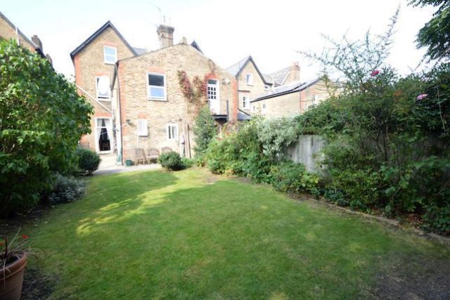  Image of 6 Bedroom Semi-Detached to rent at Park Avenue, Alexandra Park, London N22