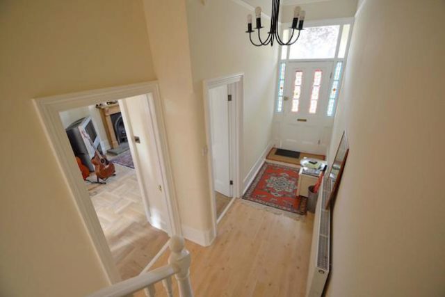  Image of 6 Bedroom Semi-Detached to rent at Park Avenue, Alexandra Park, London N22
