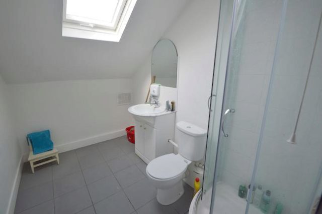  Image of 6 Bedroom Semi-Detached to rent at Park Avenue, Alexandra Park, London N22