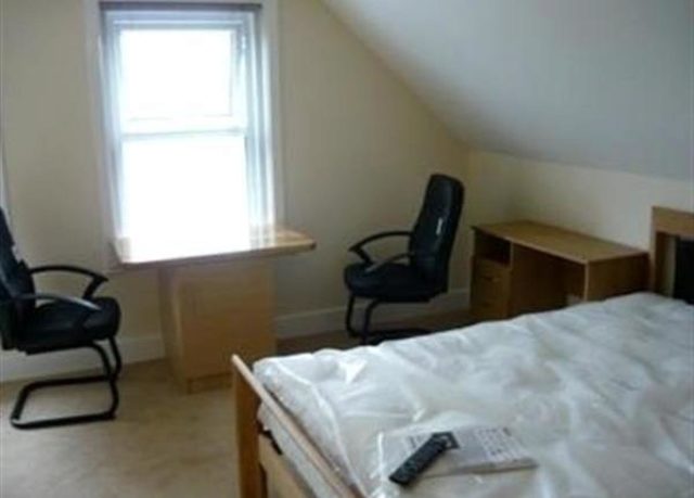  Image of Room to rent at Maple Road, Poole BH15