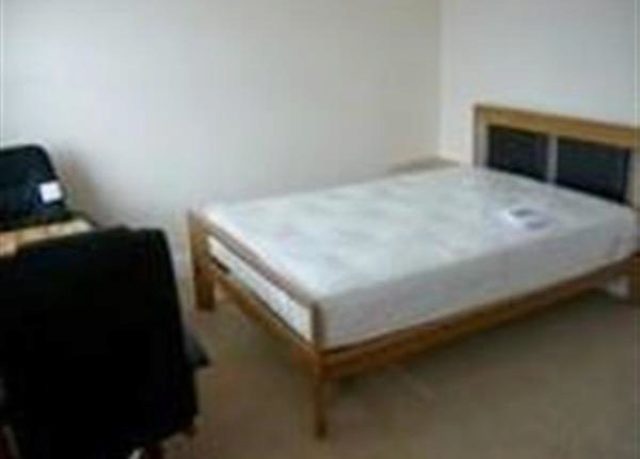  Image of Room to rent at Maple Road, Poole BH15