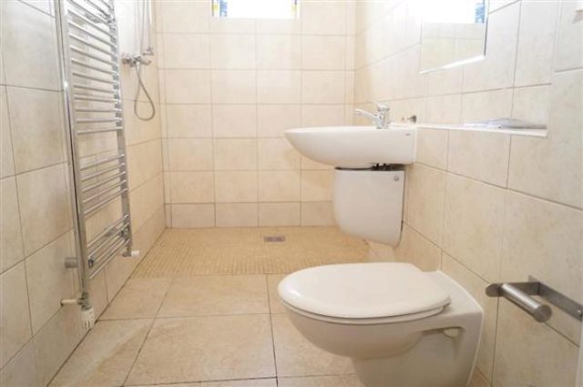  Image of Room to rent at Maple Road, Poole BH15