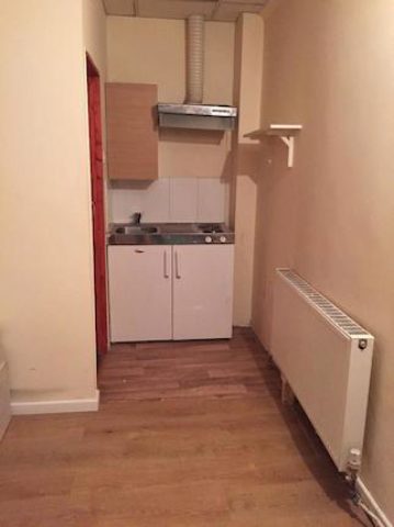  Image of Studio to rent at Golders Green Road, London NW11