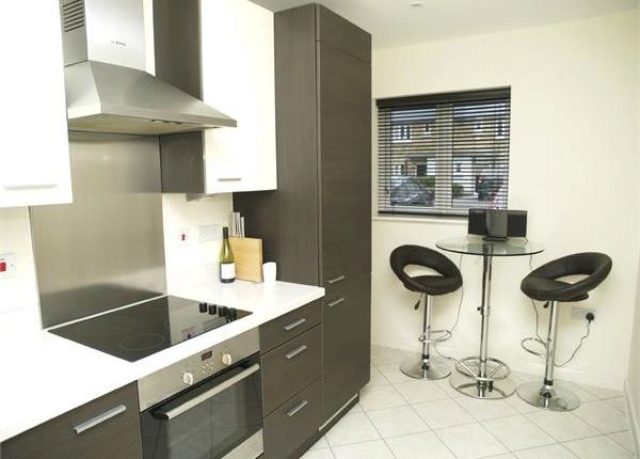  Image of 2 Bedroom End of Terrace for sale at Parkview Way, Epsom KT19