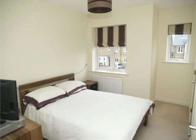  Image of 2 Bedroom End of Terrace for sale at Parkview Way, Epsom KT19