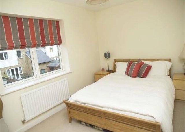  Image of 2 Bedroom End of Terrace for sale at Parkview Way, Epsom KT19