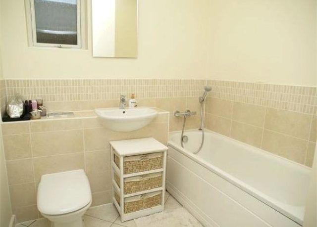  Image of 2 Bedroom End of Terrace for sale at Parkview Way, Epsom KT19