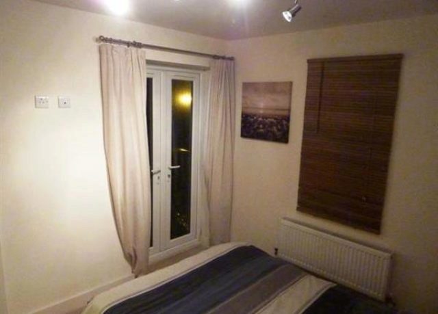  Image of 1 Bedroom Flat to rent at Drummond Road, Boscombe, Bournemouth BH1