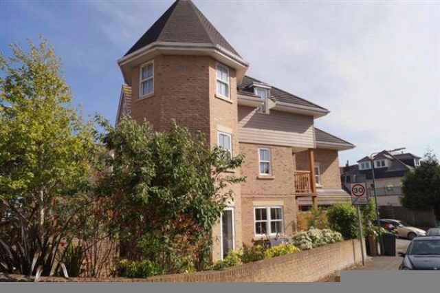  Image of 1 Bedroom Flat to rent at Drummond Road, Boscombe, Bournemouth BH1