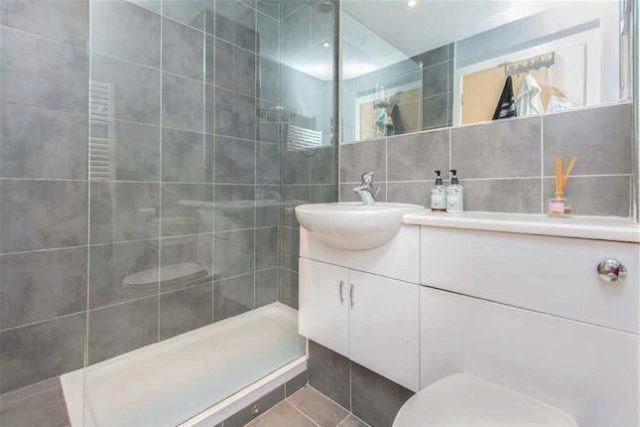  Image of 2 Bedroom Flat for sale at Fossill Court, 217 Long Lane, London Bridge, London SE1