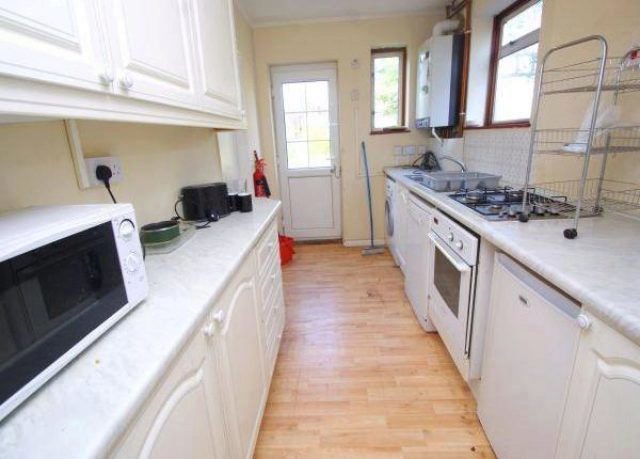  Image of 4 Bedroom Semi-Detached to rent at Bryony Close, Uxbridge, Middlesex UB8