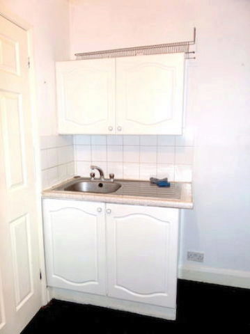  Image of Studio to rent at Catherine Gardens, Hounslow TW3
