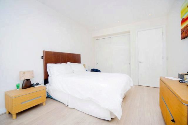  Image of 1 Bedroom Flat to rent at Grosvenor Waterside, Gatliff Road, Chelsea, London SW1W