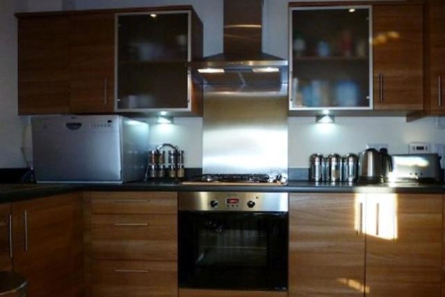  Image of 2 Bedroom Flat to rent at Raven Close, Watford WD18