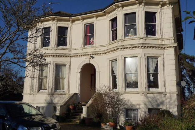  Image of 4 Bedroom Flat for sale at Queens Road, Tunbridge Wells TN4
