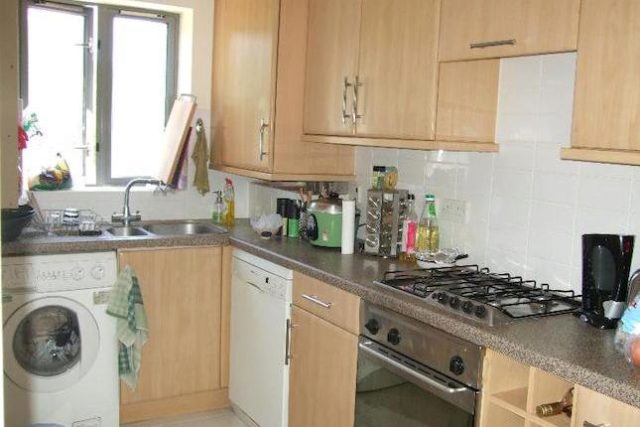  Image of 2 Bedroom Flat to rent at Compass Point, Limehouse E14