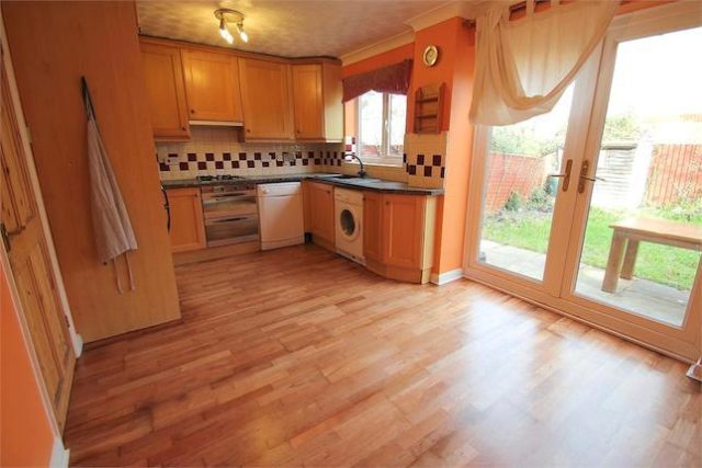  Image of 3 Bedroom Detached to rent at Holmlea Walk, Datchet, Berkshire SL3