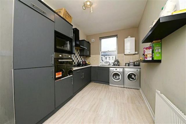  Image of 3 Bedroom Flat for sale at Finchley Lane, Hendon, London NW4