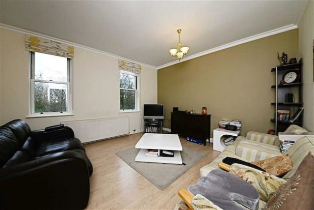 Image of 3 Bedroom Flat for sale at Finchley Lane, Hendon, London NW4