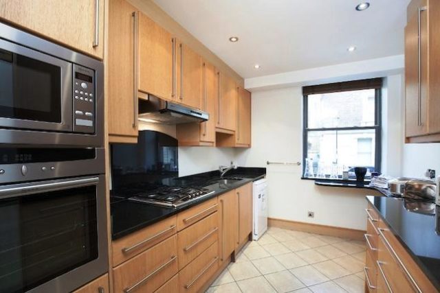  Image of 2 Bedroom Flat to rent at Emperors Gate, London SW7