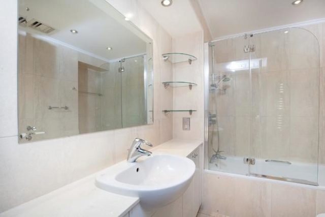  Image of 2 Bedroom Flat to rent at Emperors Gate, London SW7