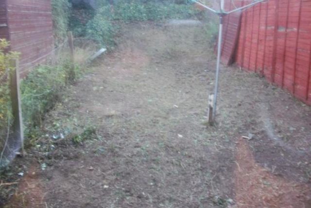  Image of 2 Bedroom Property to rent at Burdetts Road, Dagenham RM9