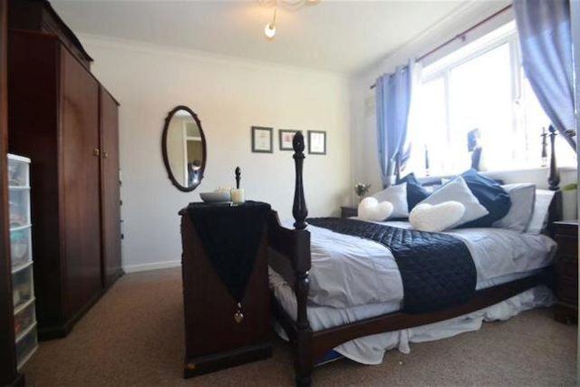  Image of 3 Bedroom End of Terrace for sale at Ryelands Crescent, Lee, London SE12