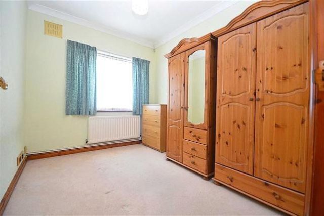  Image of 4 Bedroom Detached Bungalow for sale at Bedford Road, Orpington BR6