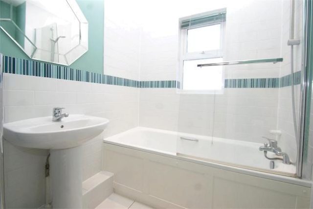  Image of 1 Bedroom Room to rent at Benjamin Lane, Wexham, Berkshire SL3