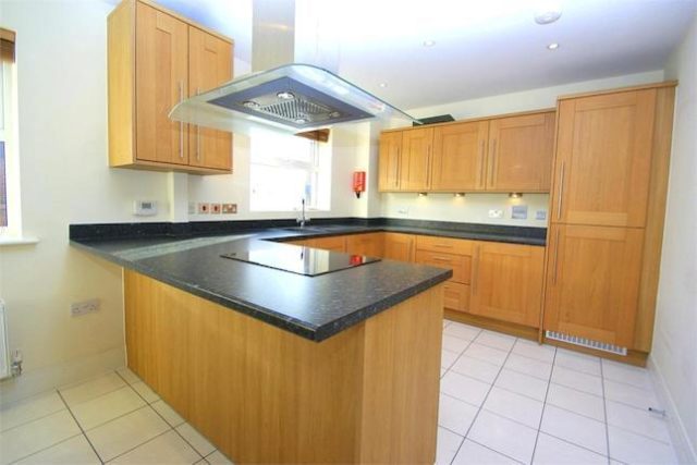  Image of 1 Bedroom Room to rent at Benjamin Lane, Wexham, Berkshire SL3