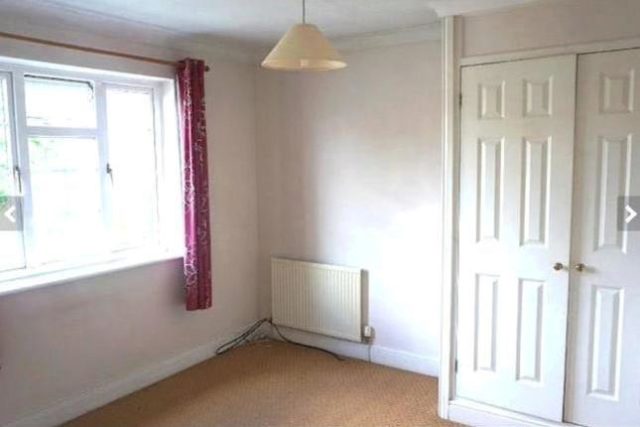  Image of 2 Bedroom Maisonette to rent at Ashbourne Avenue, Harrow-On-The-Hill, Harrow HA2