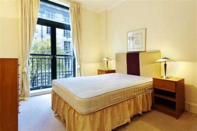  Image of 1 Bedroom Flat to rent at West Block, County Hall Apartments, South Bank, London SE1