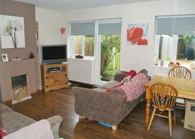 Image of 2 Bedroom Maisonette to rent at Collier Close, West Ewell, Epsom KT19