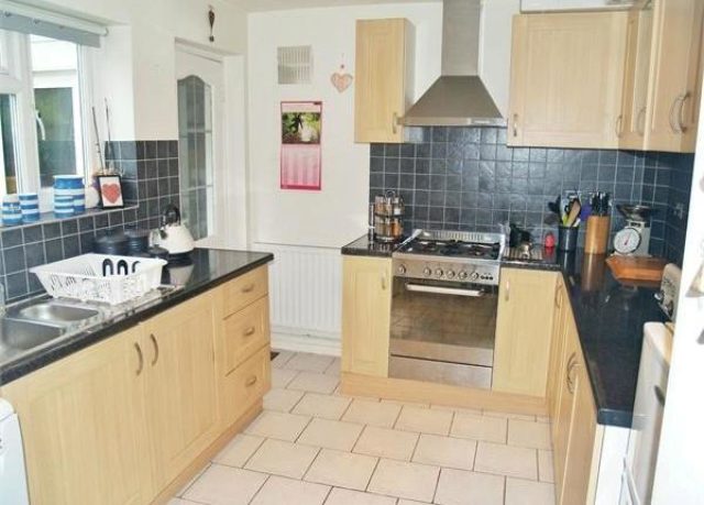  Image of 2 Bedroom Maisonette to rent at Collier Close, West Ewell, Epsom KT19